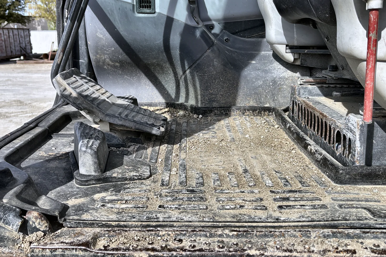 2004 Komatsu PC200LC-7 - view 16 of 50