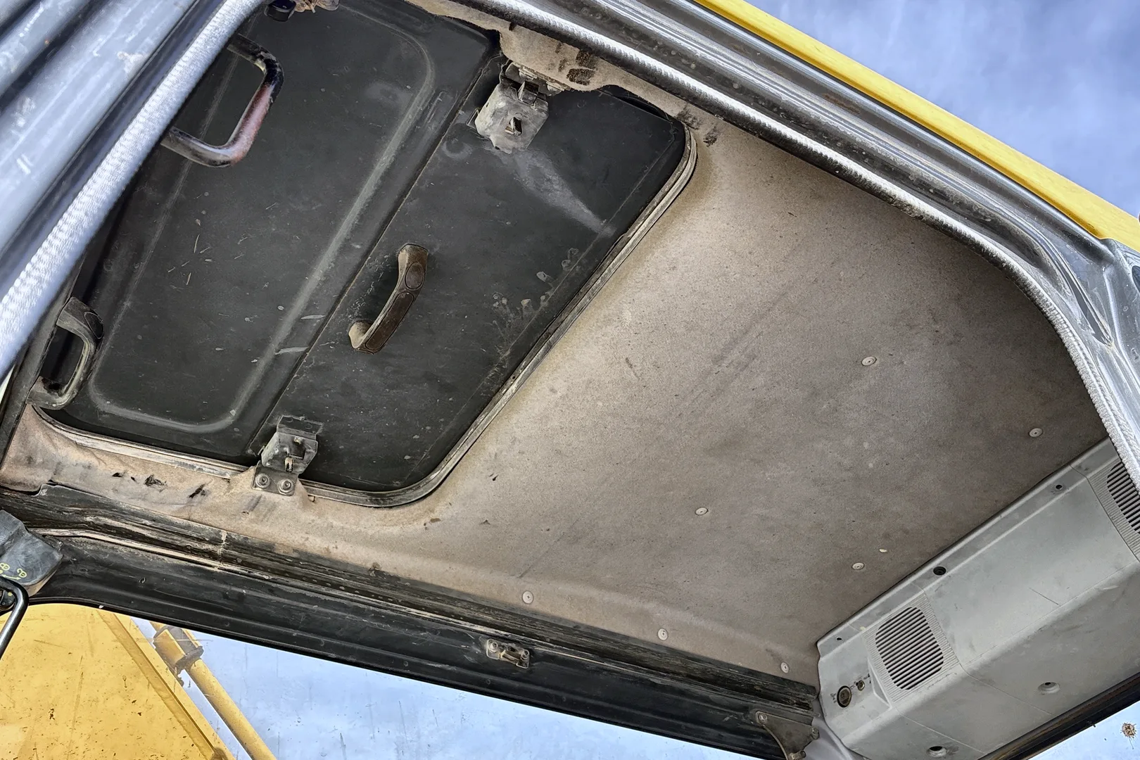 2004 Komatsu PC200LC-7 - view 17 of 50