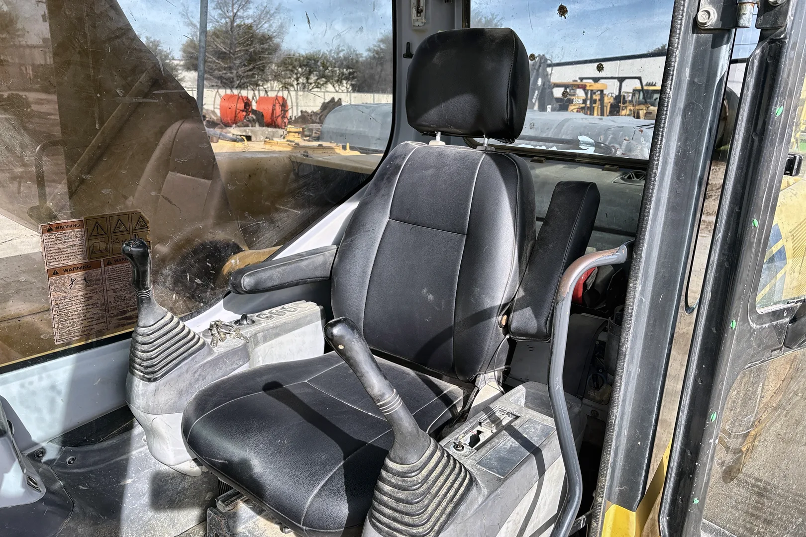 2004 Komatsu PC200LC-7 - view 18 of 50