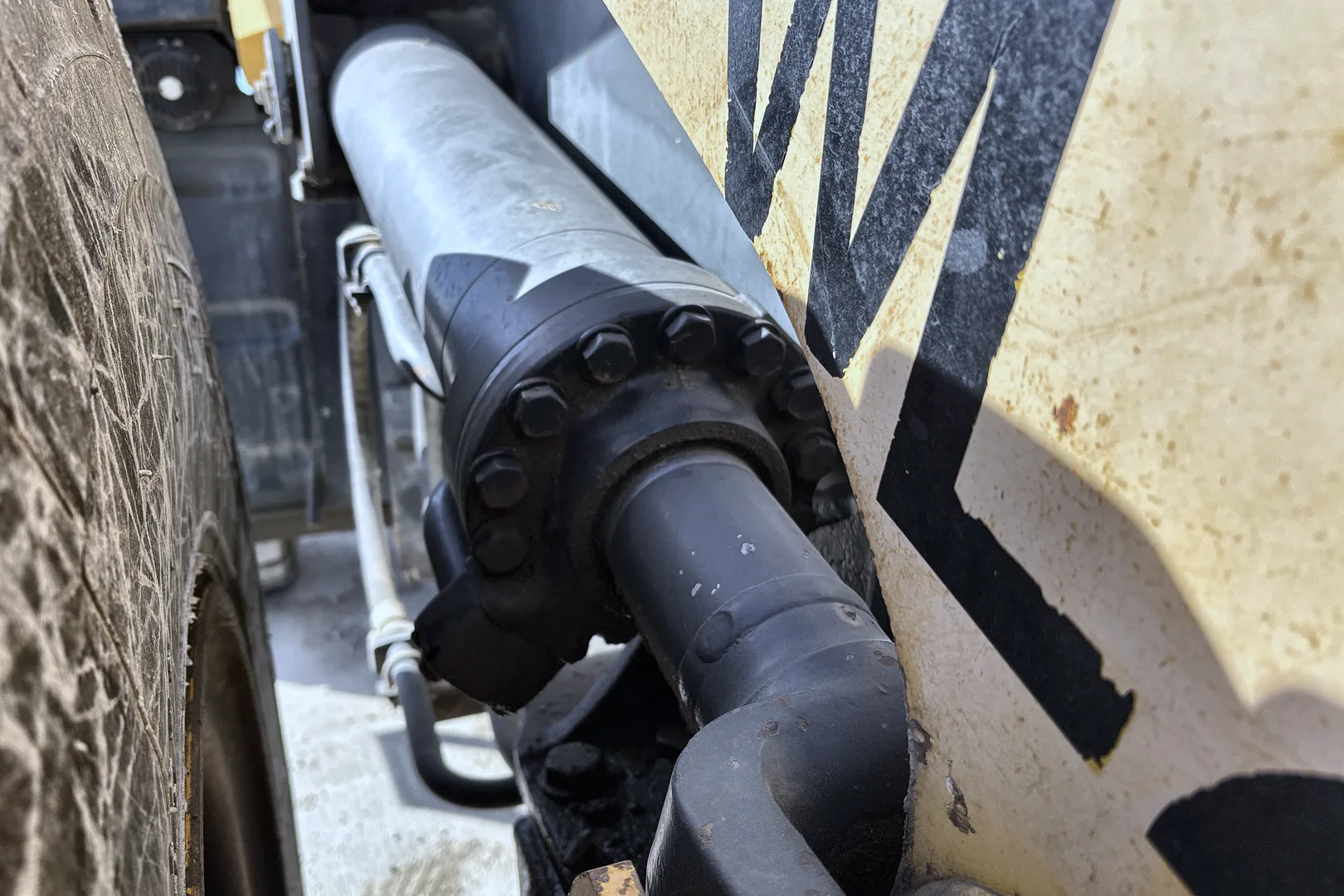 2001 Komatsu  WA380-5L - view 14 of 50