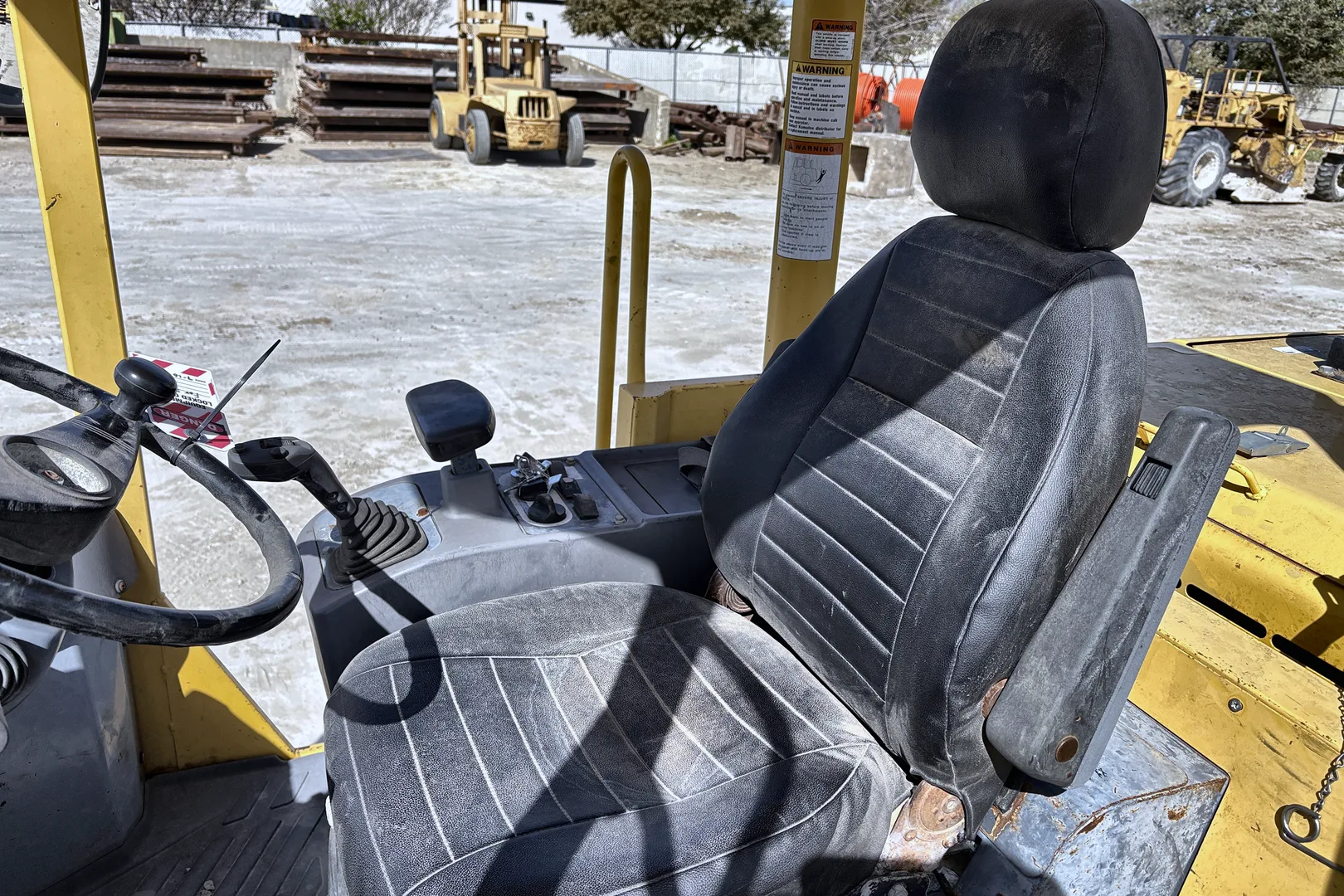 2004 Komatsu  WA320-5 - view 12 of 50