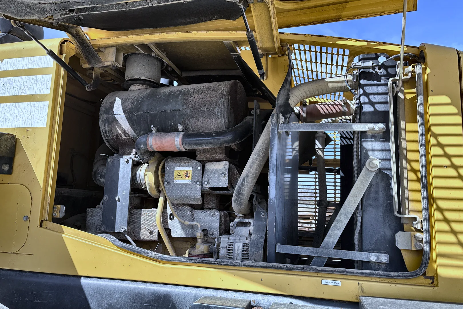 2004 Komatsu  WA320-5 - view 18 of 50