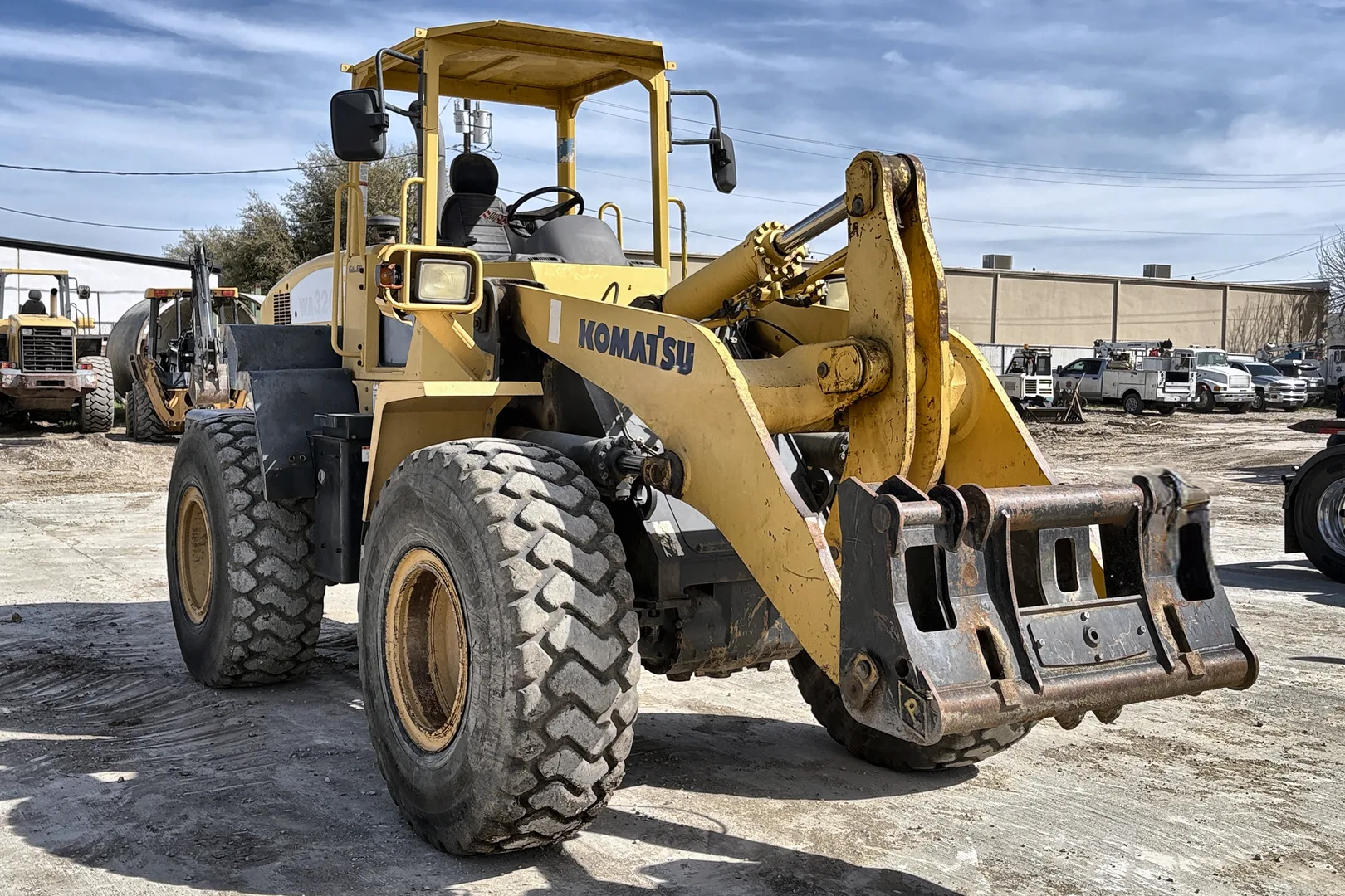 2004 Komatsu  WA320-5 - view 7 of 50