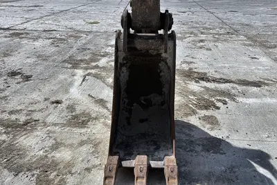 2005 Komatsu PC200LC-7L - view 10 of 47