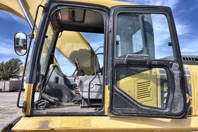 2005 Komatsu PC200LC-7L - view 12 of 47