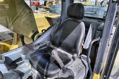 2005 Komatsu PC200LC-7L - view 14 of 47