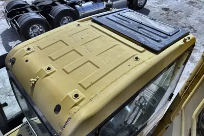 2005 Komatsu PC200LC-7L - view 15 of 47