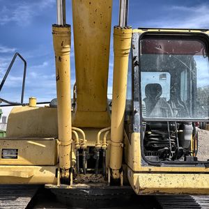 2005 Komatsu PC200LC-7L - view 7 of 47