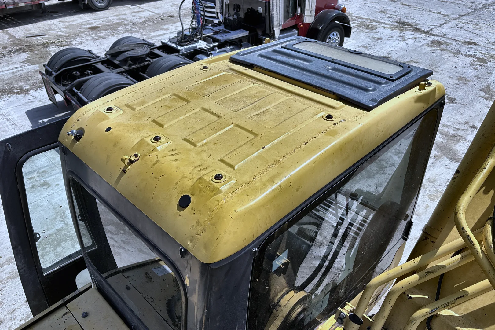 2001 KOMATSU PC400LC-7 - view 16 of 49