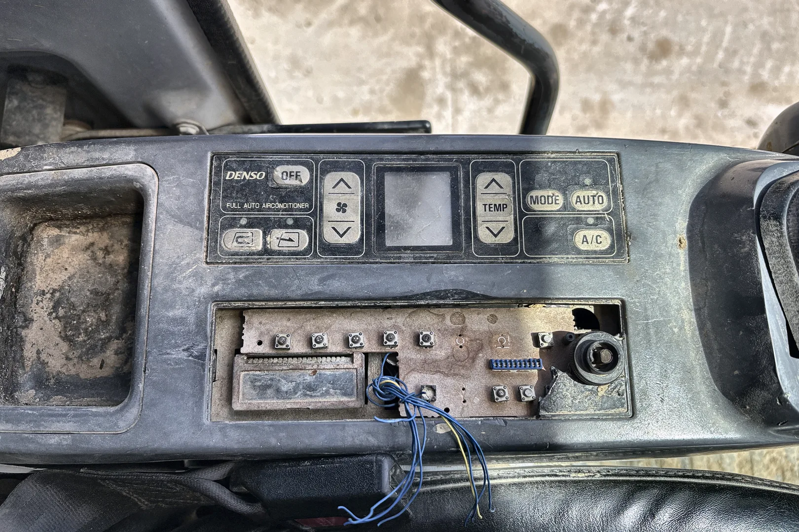 2001 KOMATSU PC400LC-7 - view 17 of 49