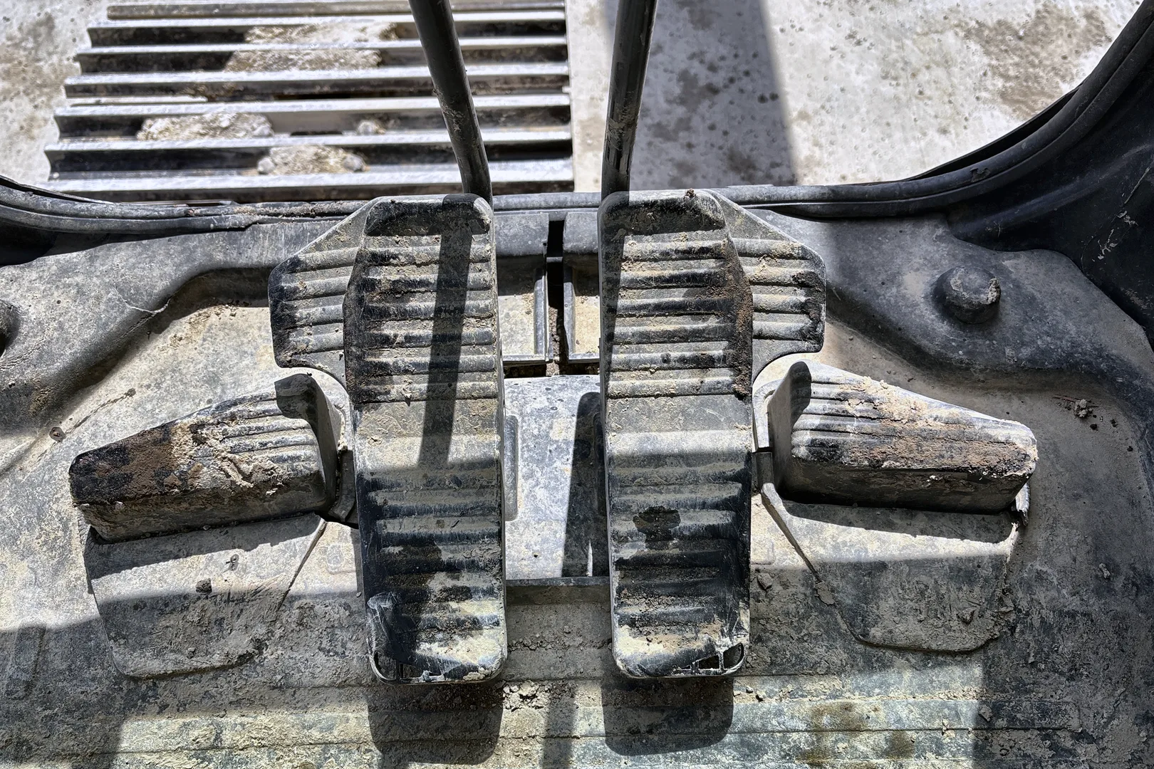 2001 KOMATSU PC400LC-7 - view 18 of 49